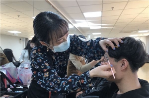 学习化妆是不是通过网上自学就能够学会呢？