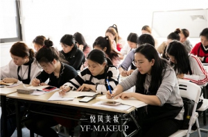 学化妆有前途吗？