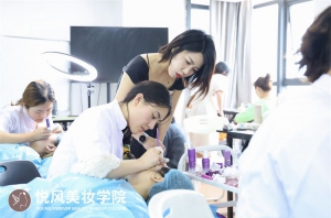 上海纹绣培训学校告诉你半永久眉留色好的有效几个步骤！