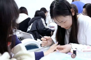 化妆学校悦风美妆学院学费、课程、就业深度解析
