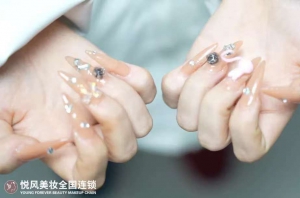 踩坑三家培训机构后，终于找准化妆学习方向