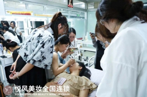 新手学化妆，这三家优质培训机构闭眼入