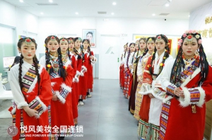 想学化妆的新手，千万不要盲目挑选化妆学校